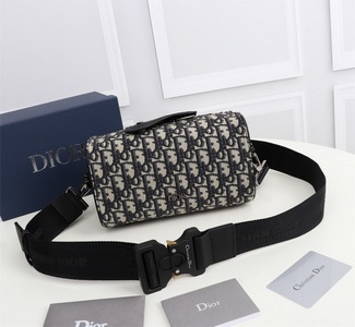 DIOR Handbags 915